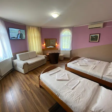 Madams - Palic-serbia Guest house 3*