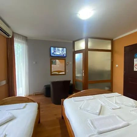 Madams - Palic-serbia Guest house Palic