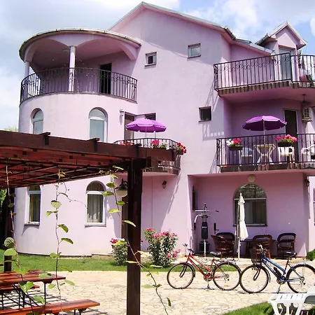 Guest house Madams - Palic-serbia 3*
