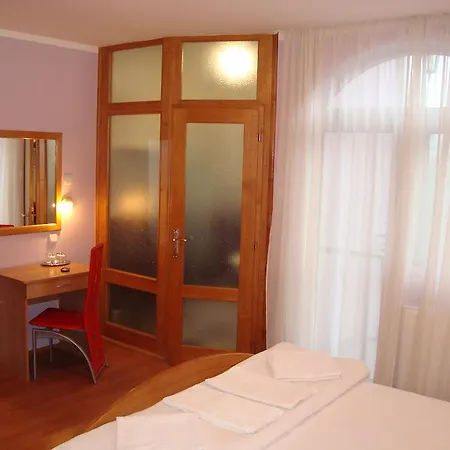Guest house Madams - Palic-serbia 3*
