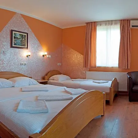 Madams - Palic-serbia 3*