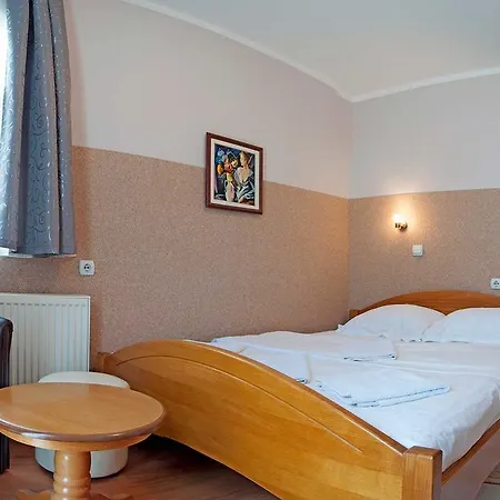 Madams - Palic-serbia 3*