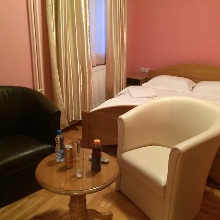 Madams - Palic-serbia 3*