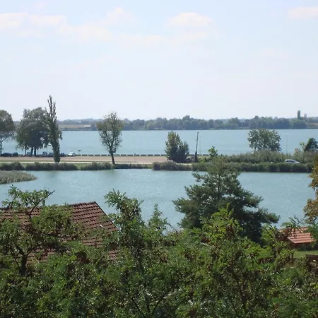 Guest house Madams - Palic-serbia 3*