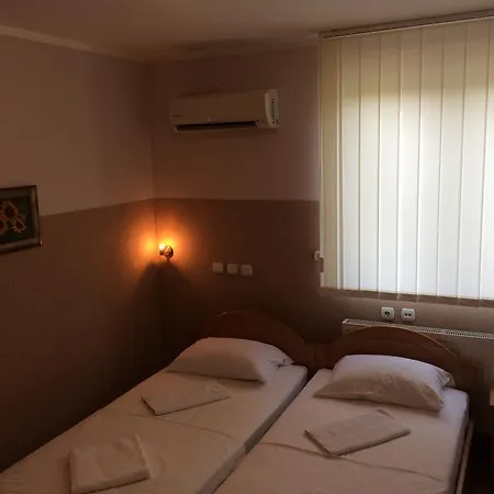 Madams - Palic-serbia 3* Palic