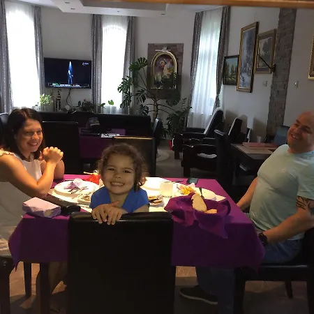 Madams - Palic-serbia Guest house