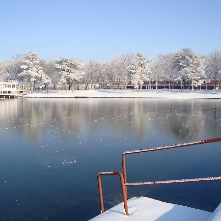 Guest house Madams - Palic-serbia 3*