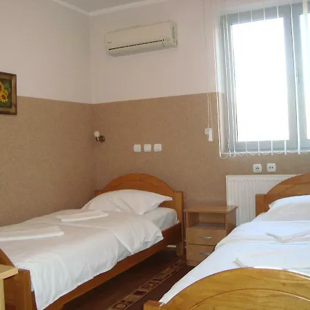 Madams - Palic-serbia 3* Palics